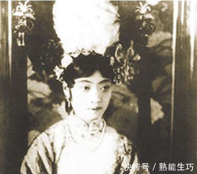 杀死|末代皇后婉容的私生子被溥仪杀死,婉容至死都不知道!