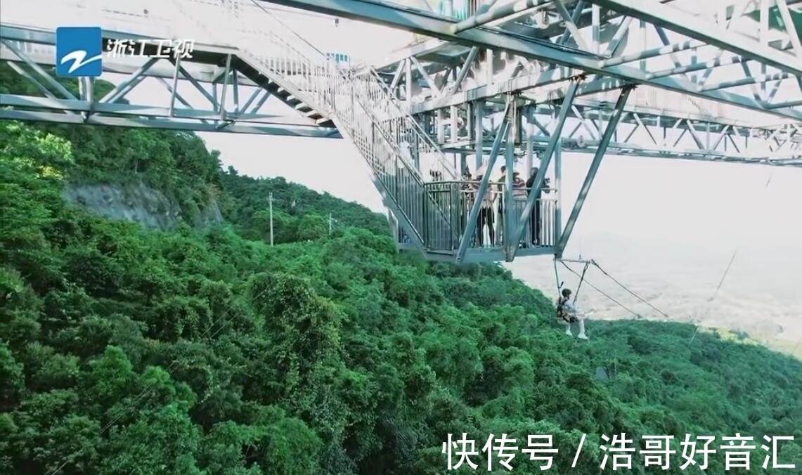 懲罰|黃旭熙和蔡徐坤的對話暗示了他在跑男無可替代的地位,難怪能常駐