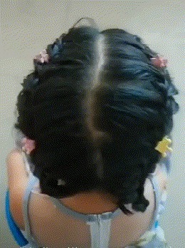 |搞笑GIF:美女这表情真是丰富啊,不去当演员亏了啊