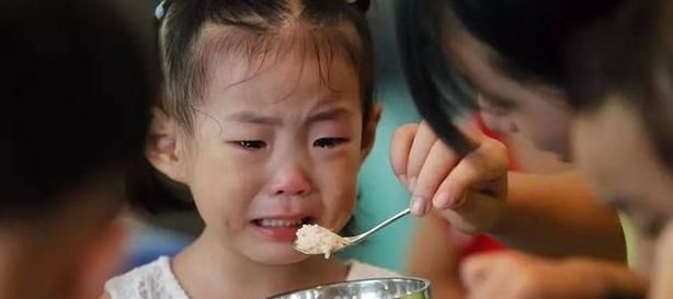 男孩|8岁男孩要用鼻子进食，只因贪吃了冰棍，家长们都要注意了