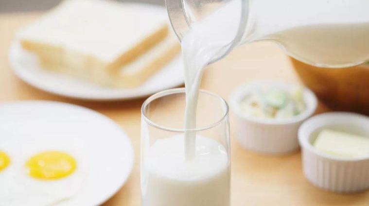 羊粪、过期牛奶养花,用好了,植物长得壮、土壤肥力十足