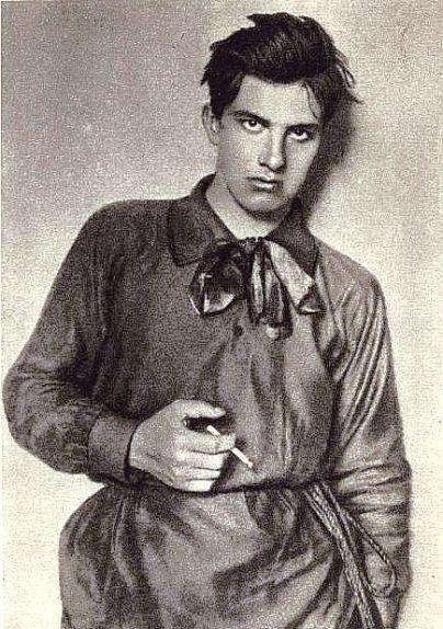 马雅可夫斯基:苏联最伟大的诗人,毕生都献给了无产阶级