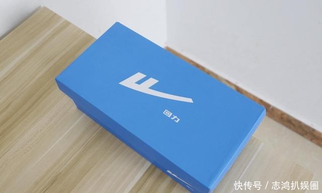 透气性|帆布鞋也能有高颜值,回力新品体验:价格贼厚道