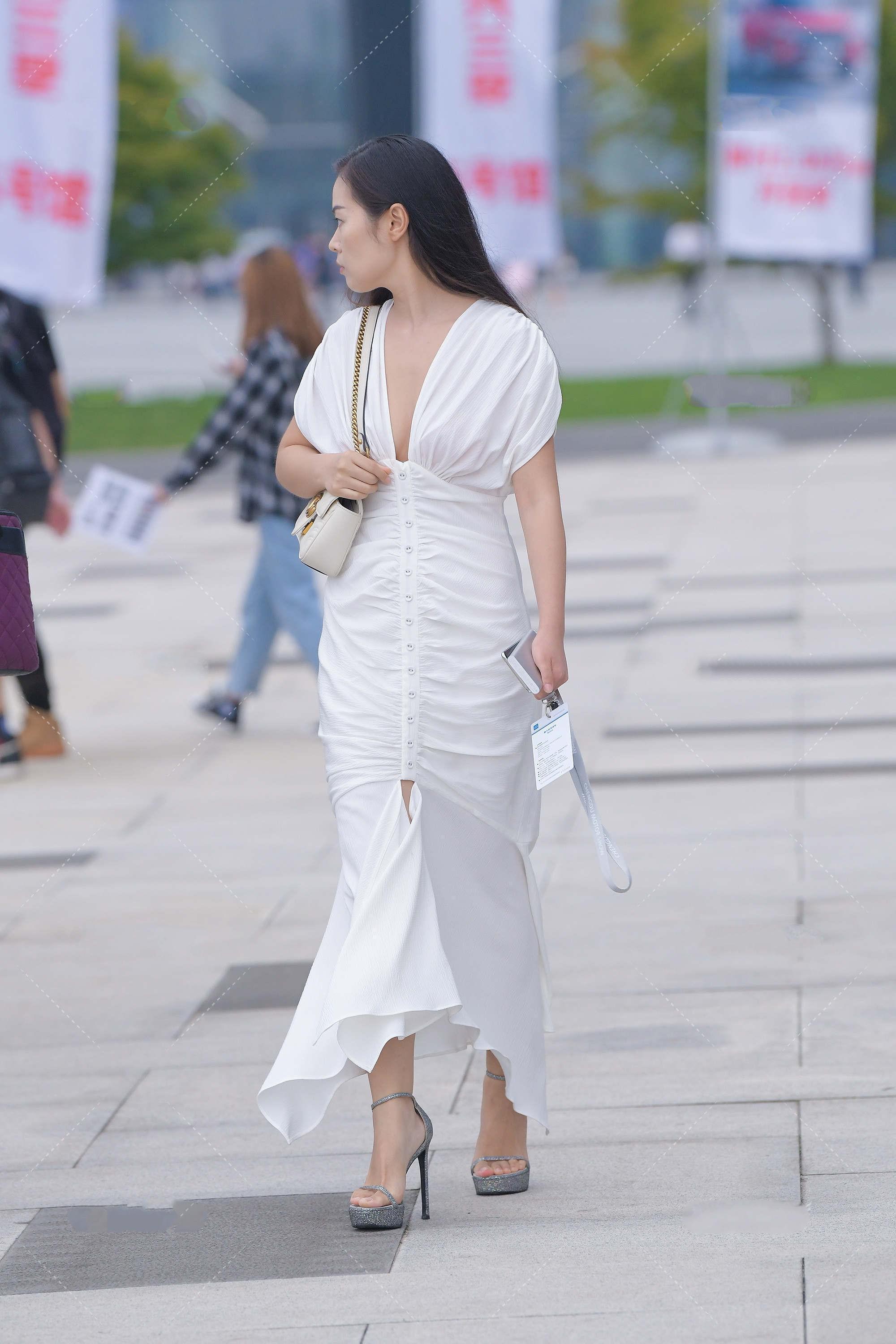 小姐姐|仙气十足的鱼尾裙, 简约大方好搭配, 温柔女生穿搭
