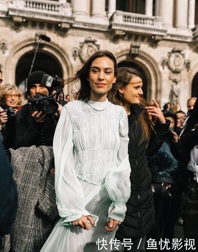 穿“绿”需谨慎,今年流行穿“薄荷绿”,时髦显白还提气质