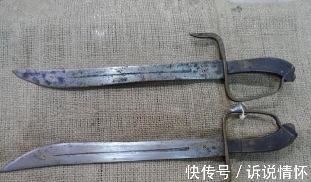 奥斯曼!世界最强双刀奥斯曼绝活是砍柴,中国刀横扫南美无敌,八刀夺命!