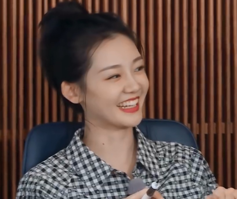 本以为苗苗长相一般，当她和baby同框时，才知道是郑恺眼光有多好