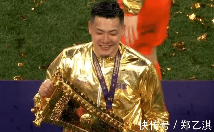 费莱尼|费莱尼想拿奖杯,陈戌源神力一把拉住1米94欧洲铁腰:你别急!