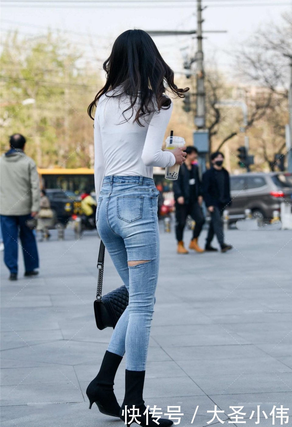 老婆|美女街拍:看背影就知道不是普通人,如果您要娶老婆,一定要娶这样的类型