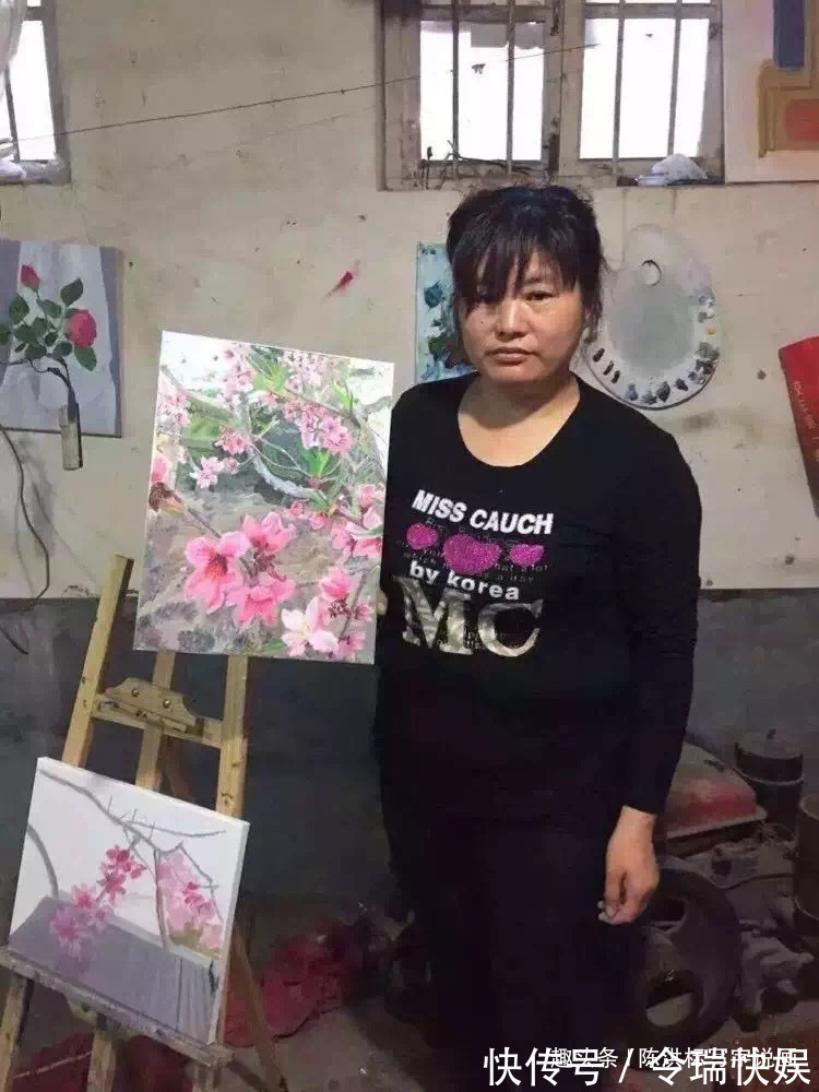 油画@她48岁学画,一年就办个人画展!专家没艺术价值,是农妇乱涂鸦