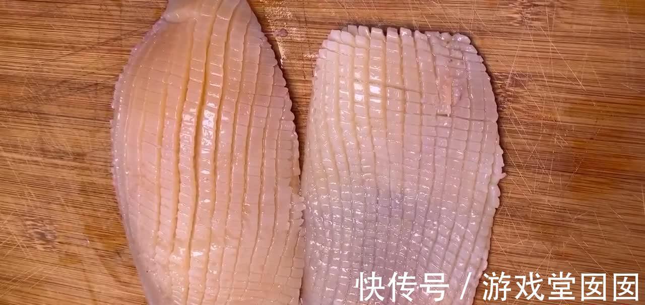 青椒炒鱿鱼,集香辣咸鲜4种特性,美观漂亮风味独特