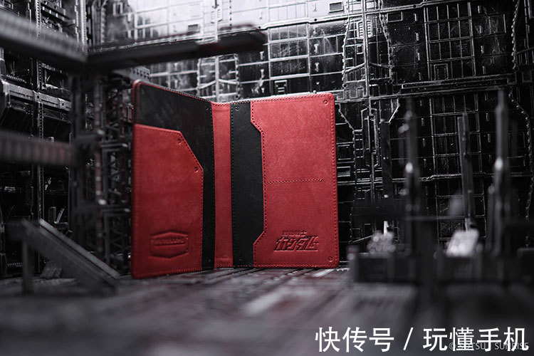 皮革 高达联名皮革产品:三大经典招牌机甲均亮相