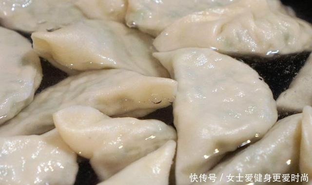  喜欢|无论包什么馅饺子，这两种东西不能加，不少人喜欢放，难怪不好吃