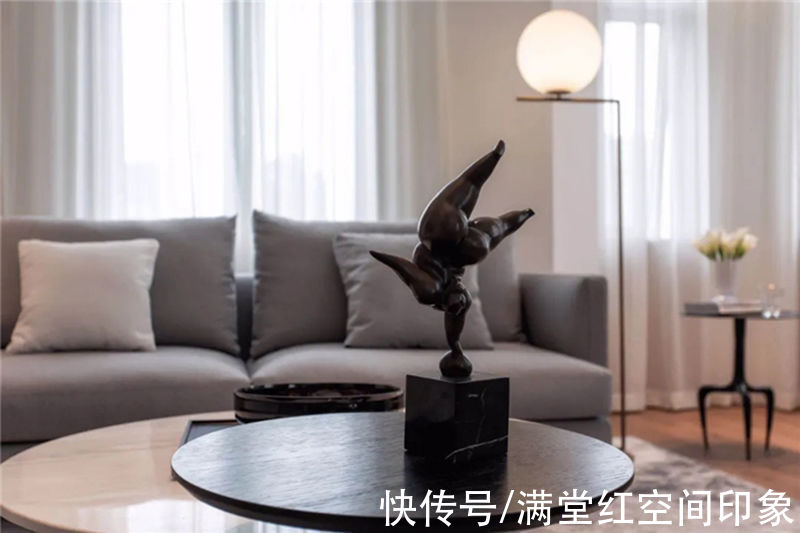 单色系|如何打造高级住宅？懂了这些装修技巧，住所高级又时尚