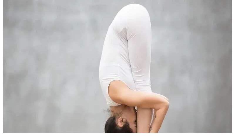 背部|推荐4套简单的流瑜伽序列，有效增强力量和灵活性！