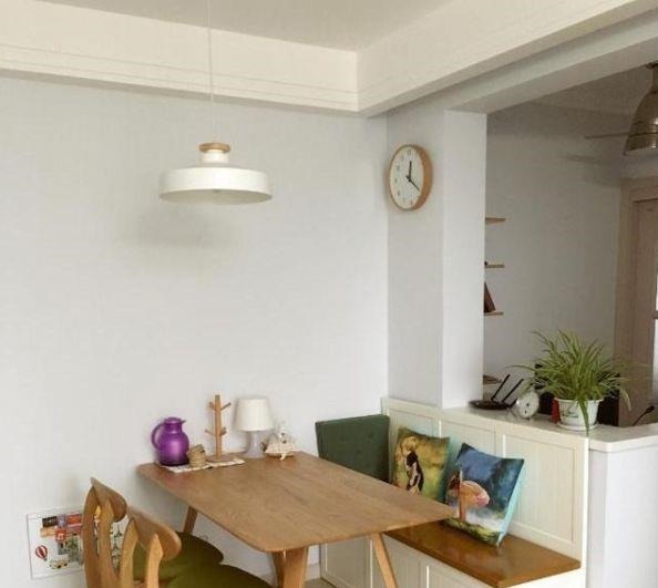 背景墙|老婆硬要把冰箱放玄关，墙上装木板，完工我愣了，这设计第一次见