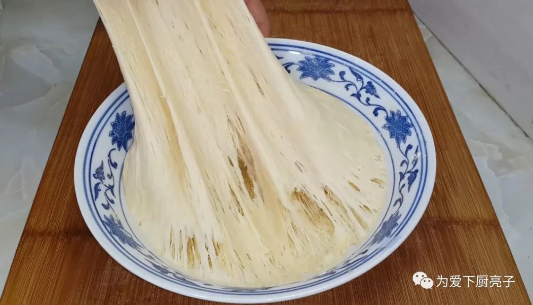 面团|烧饼怎么做才最好吃吗，教你几招，第一次下厨就成功，全家都爱吃