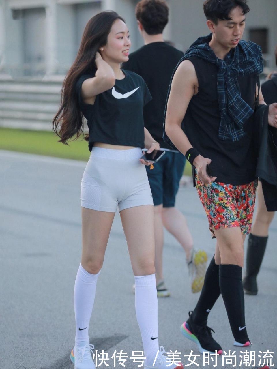 短款|短款瑜伽裤真好看 穿出女性玲珑好身姿