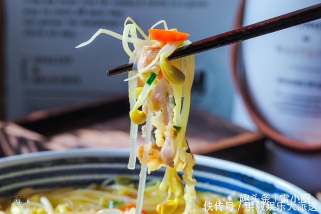 一年到头|我家饭桌上一年到头都有这道菜,焯个水煮一煮,六七分钟就上桌