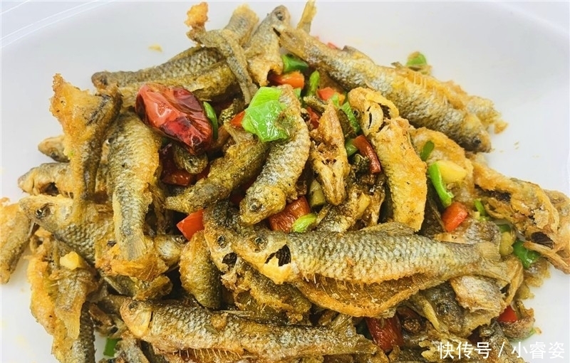 遇到此菜,我不还价不犹豫,一买就是三四斤,常吃强健筋骨长高高