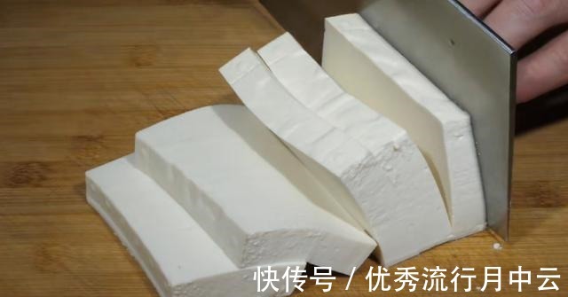 红烧豆腐的家常做法，香嫩入味，好吃又下饭，老人孩子都爱吃！