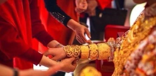 老年人&“黄金镯子”该买多重,根据克数分为“3类”,买错既费钱又土气