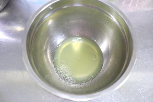 低筋面粉|不用鸡蛋黄做的天使蛋糕卷，弹性真好不裂不折，比蛋糕省事