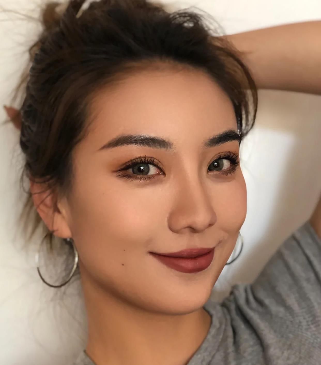 试色|黄黑皮女人化妆三不要,避开这些“雷区”,让你轻松变美