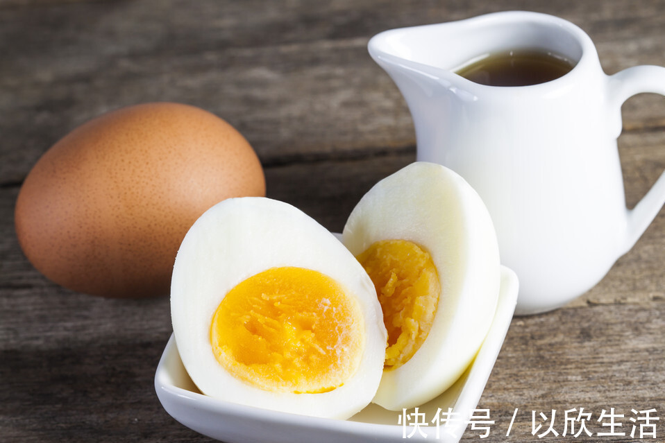 浸泡|煮鸡蛋，不可直接加水煮，多加这2步，鸡蛋又香又嫩，还很好剥壳