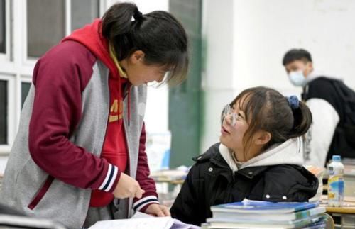 家长|中小学“上课时间”迎来大调整，学生们欢呼雀跃，家长感到很暖心