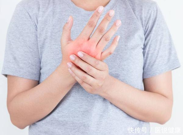 早上起床|无论男女,起床若有4种症状,或是高血压的“警示灯”,需注意