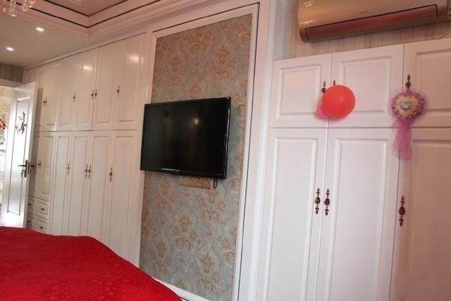 大衣柜|婆婆不听劝婚房全屋打上柜子,主卧两排大衣柜成亮点,太漂亮了