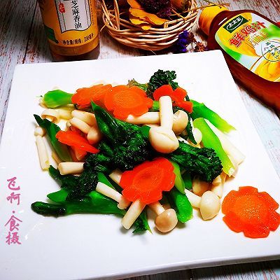  太太|#太太乐鲜鸡汁芝麻香油#出锅就秒光的麻油炒西兰苔海鲜菇