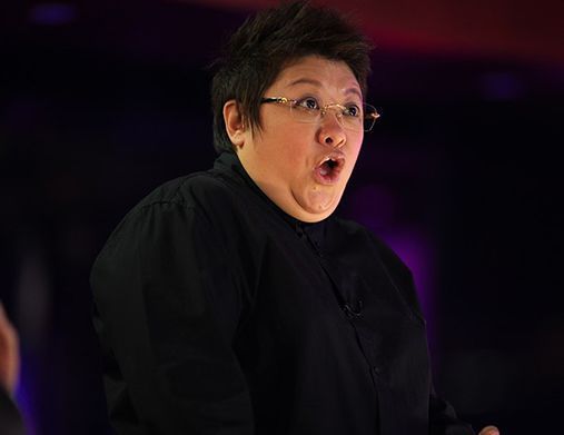 為走紅假冒草根欺騙觀眾,不惜造假身份,韓紅怒拍桌子趕下臺