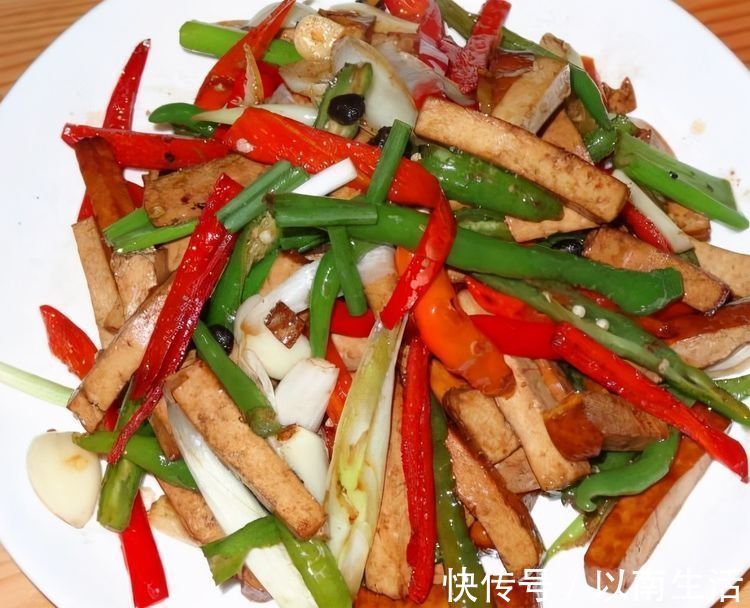 鸡精|想长寿全靠吃，三种美食离不开，排毒养颜，滋补身体！