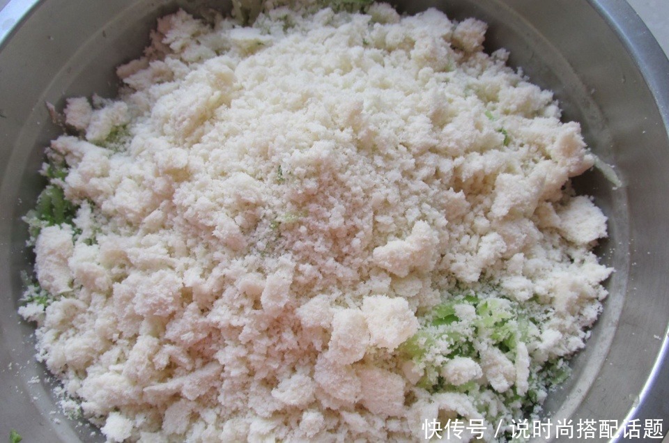 面粉|做萝卜丸子不用淀粉不用面粉,加它外酥里软不发硬,做一盆都吃光