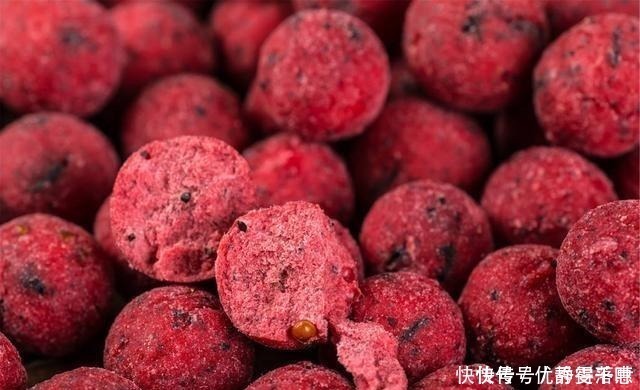 一到冬季就封竿想爆护别怕冷，一款冬钓自制神饵分享给你！