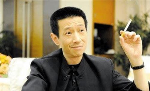 他27亿拍下圆明园2尊兽首,无偿捐国家,事后才知他赖账没付钱