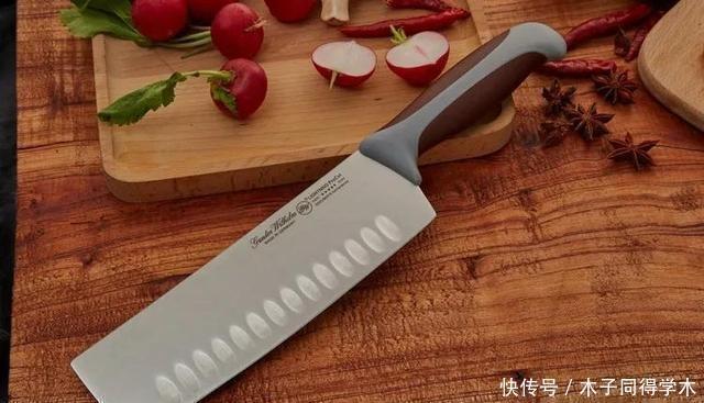 砧板|厨房油渍太多难清洁，简单一招，油污轻松擦干净，省时省力