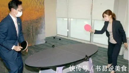 福原爱|福原爱成大学副教授!穿职业装身材笔挺,脚踩高跟鞋打乒乓球