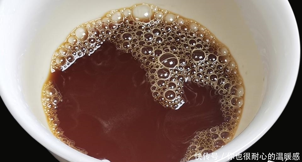 这道素菜春节后我常吃,不用放肉也很香,酸辣爽口,低卡轻热量