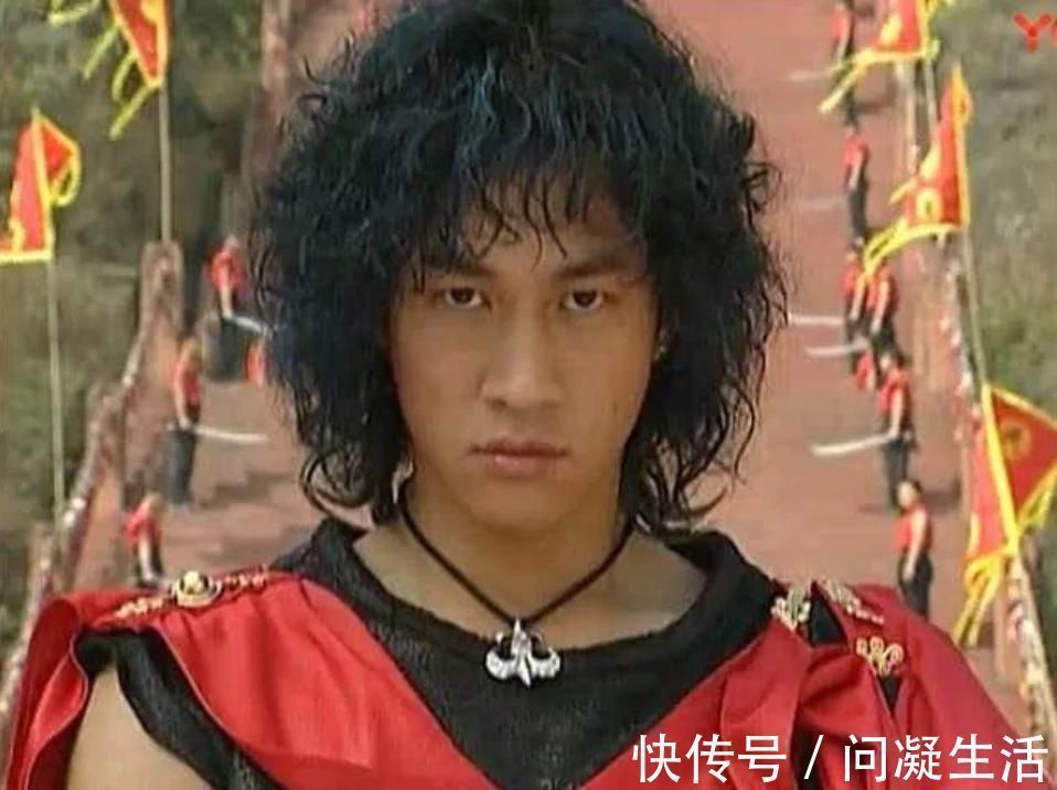 发型 女团宫斗修罗场,参不透她搞发型的心机,尔等终究是洗脚婢