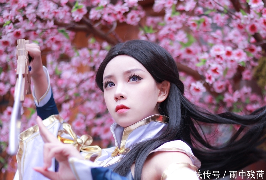 紫霞仙子|王者cos:露娜的新婚之夜,你可愿意还记得她的月下无限连