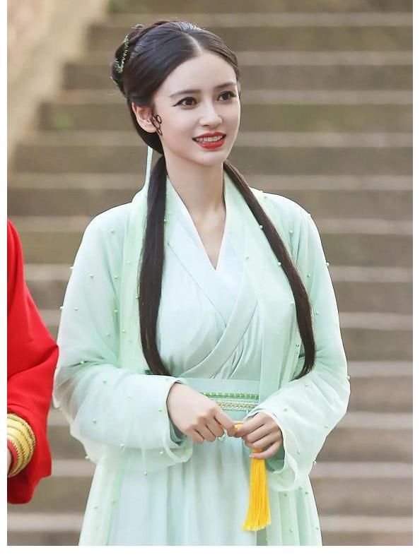 女神|angelababy一晚上连登三档综艺，小青扮相超美艳，不愧是综艺女神