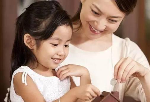 医院|8岁儿子在公交车上放屁,乘客让宝妈抓紧去医院,医生多亏来了