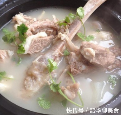 羊肉汤|炖羊肉，千万别忘记放这4样香料，汤汁浓郁奶白，肉质软烂不柴
