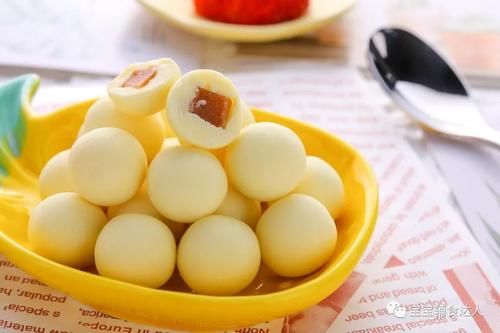 不用开火,3种食材放一起,揉一揉就能吃!开年最简单的小零食