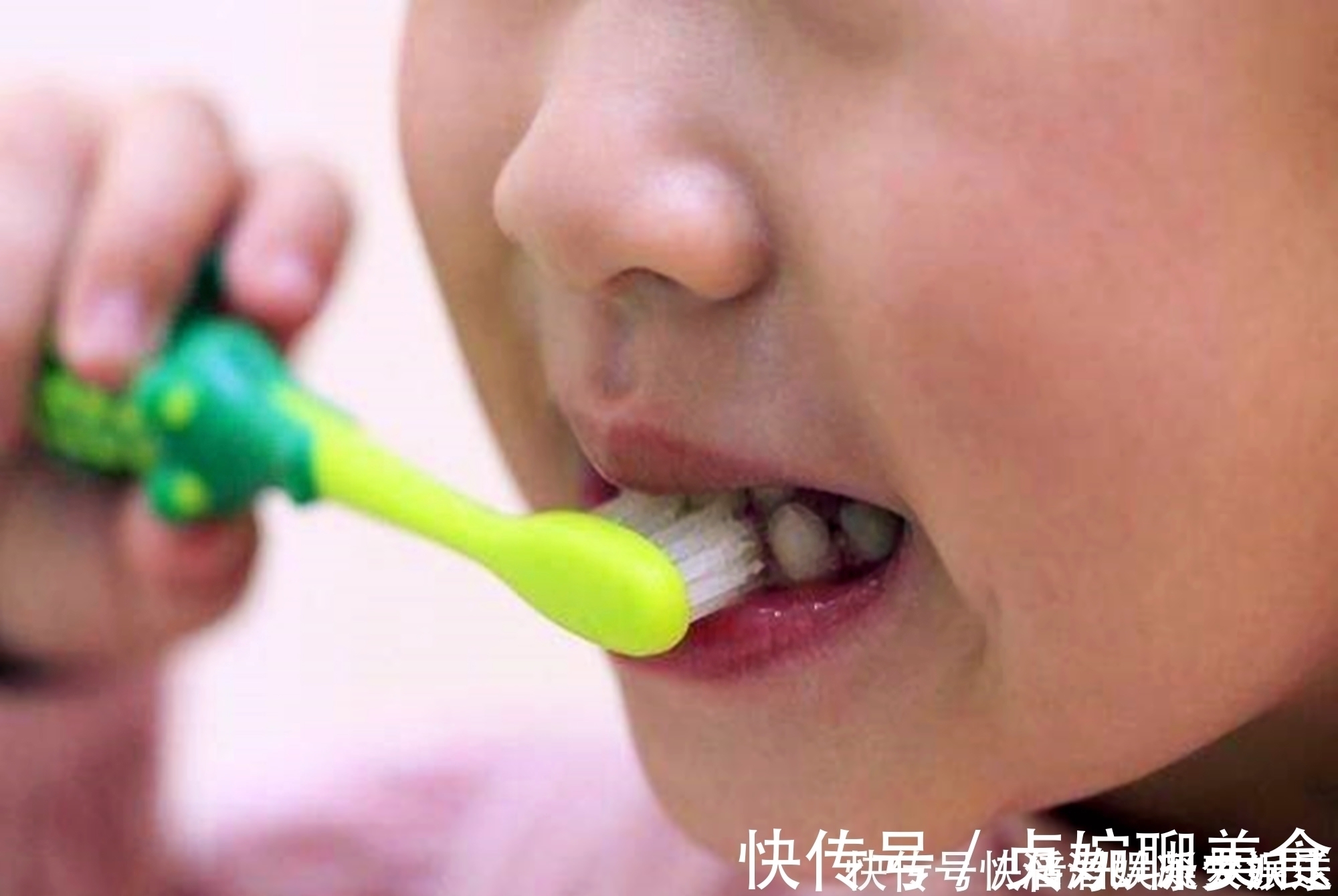 父母|好不容易等到宝宝换牙期,新牙却长歪了医生家长无知惹得锅