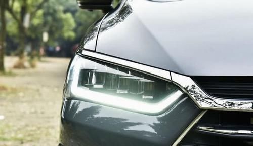 被 车标 埋没的好车轴距2米7 比朗逸漂亮10倍 不足6w 乐惠车