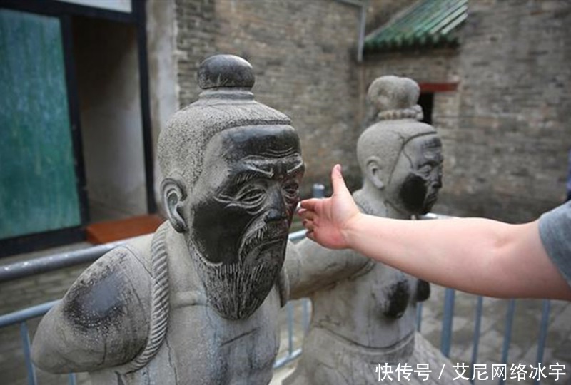 秦桧的后|秦桧后人进入殿试，乾隆问他祖宗是谁，他回答7个字被钦点为状元